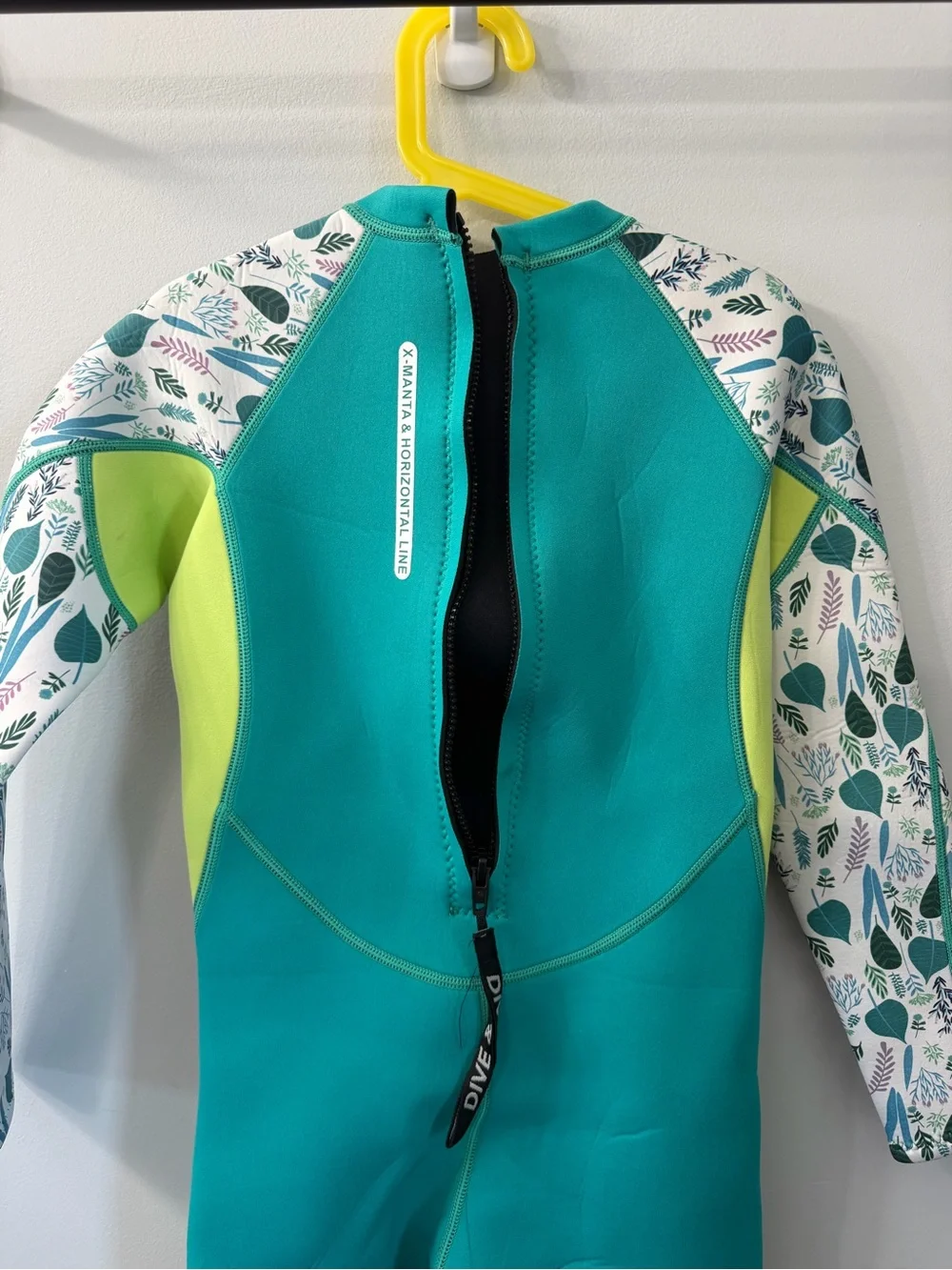 Dive & Sail X-Manta Kids Teal Shell-Print Full 2.5mm Neoprene Wetsuit XXL